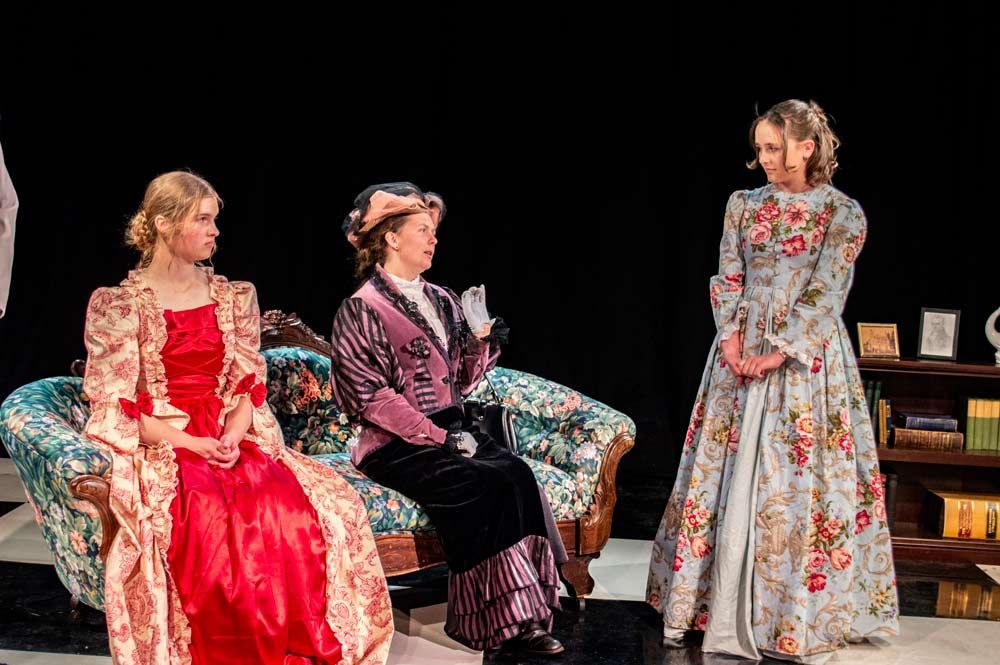 Photos: THE IMPORTANCE OF BEING EARNEST at Upstart Crows — photo 3 of 3