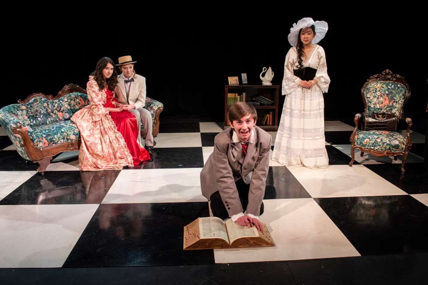 Photos: THE IMPORTANCE OF BEING EARNEST at Upstart Crows Image
