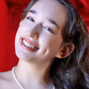 Alliana Lili Yang     15 year-old opera virtuoso Photo