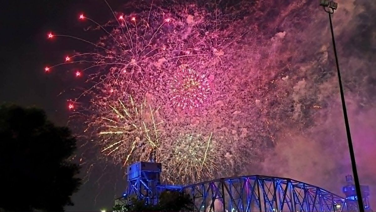Review: 42ND ANNUAL POPS ON THE RIVER at First Security Amphitheater in Little Rock Image