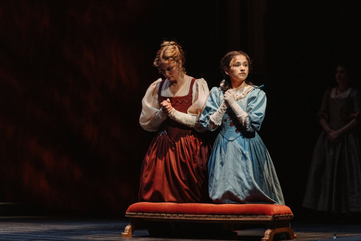 Photos: Jennifer Nettles' GIULIA: THE POISON QUEEN OF PALERMO Image
