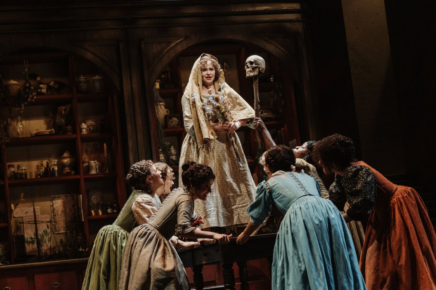 Photos: Jennifer Nettles' GIULIA: THE POISON QUEEN OF PALERMO Image