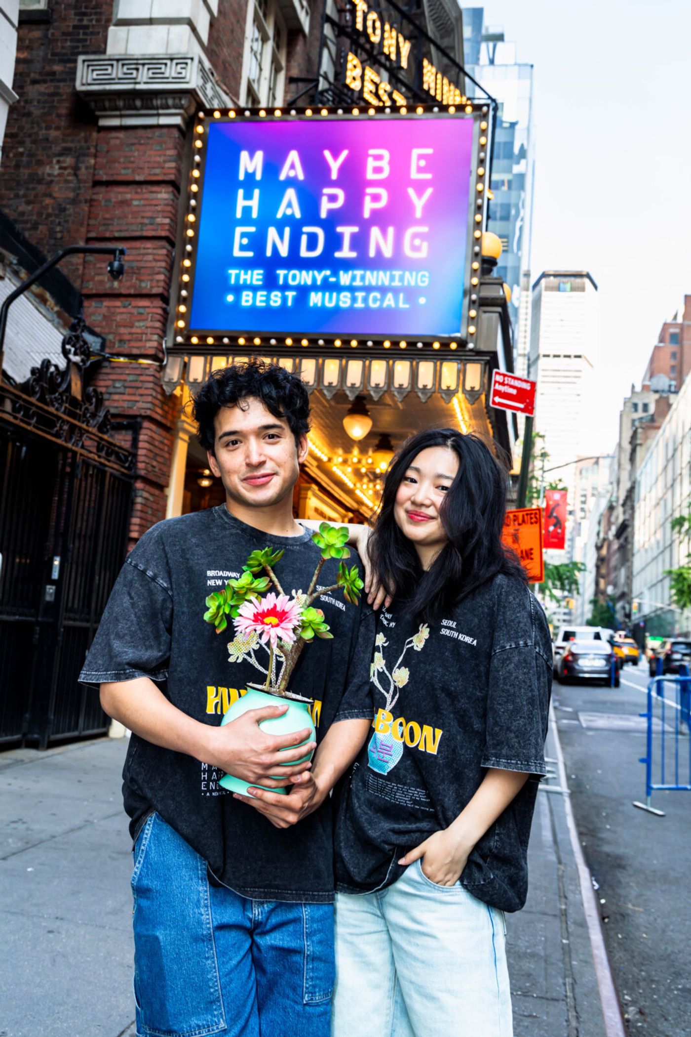 Photos: MAYBE HAPPY ENDING Celebrates Record-Breaking Run Image