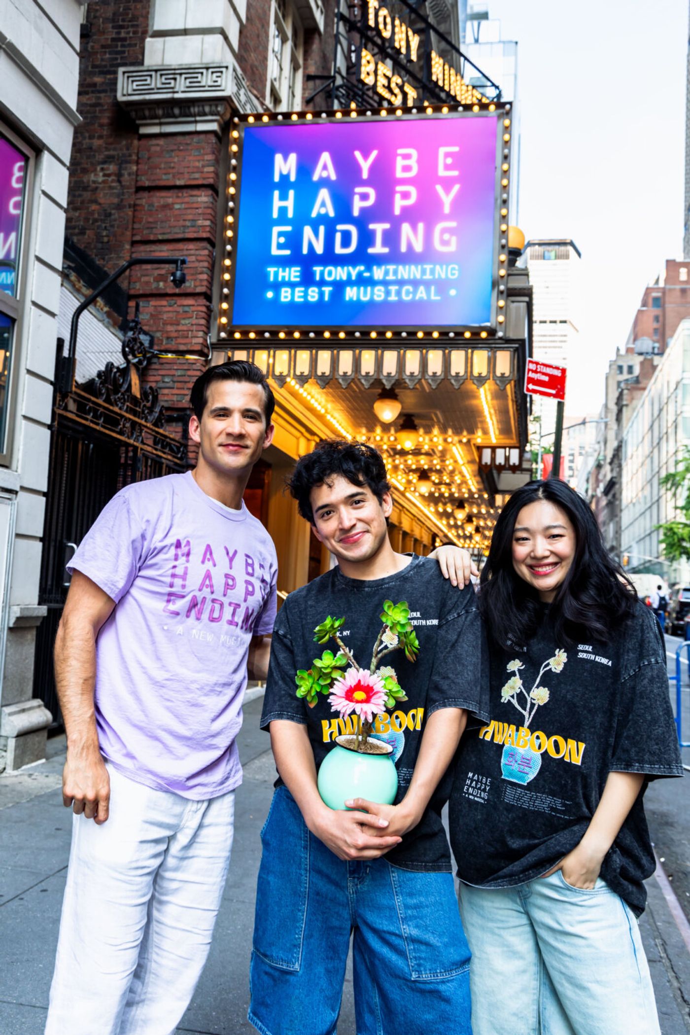 Photos: MAYBE HAPPY ENDING Celebrates Record-Breaking Run Image