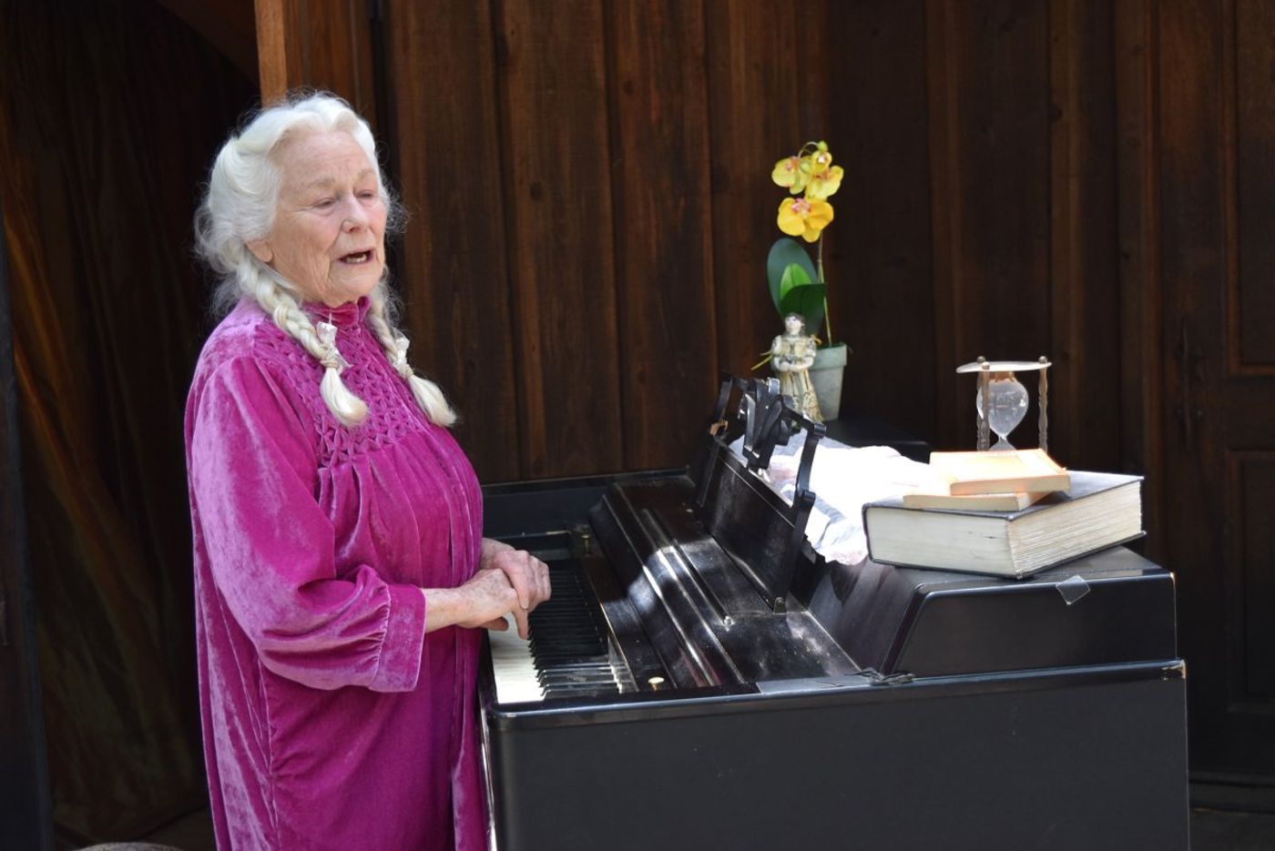Interview: Director Willow Geer of Noël Coward’s WAITING IN THE WINGS Image