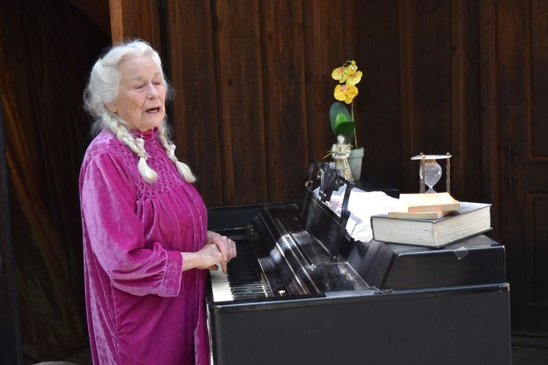 Interview: Director Willow Geer of Noël Coward’s WAITING IN THE WINGS Image
