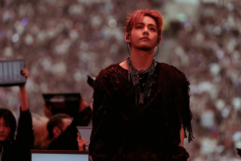 Photos: Inside BTS WORLD TOUR ARIRANG at London's Tottenham Hotspur Stadium — photo 5 of 13