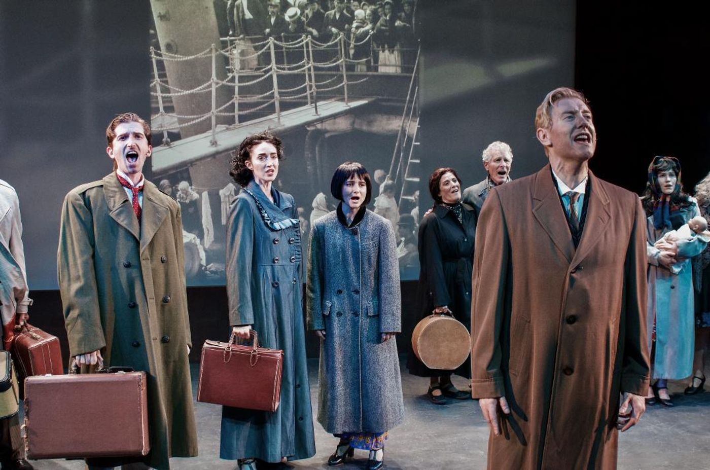 Review: World Premiere E=MC² EINSTEIN THE MUSICAL Often Trades Depth for Silly Songs Image