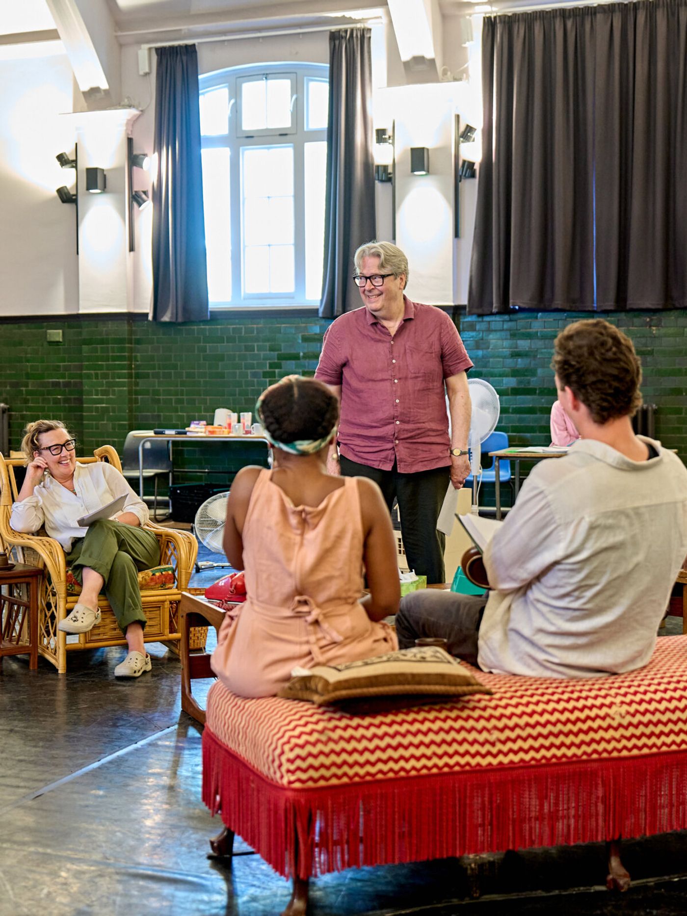 Photos: Alan Ayckbourn’s HOW THE OTHER HALF LOVES in Rehearsal Image