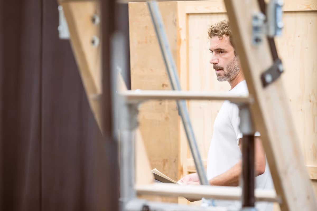 Oliver Farnworth at Photos: THE SILENCE OF THE LAMBS in Rehearsal Ahead of UK Tour