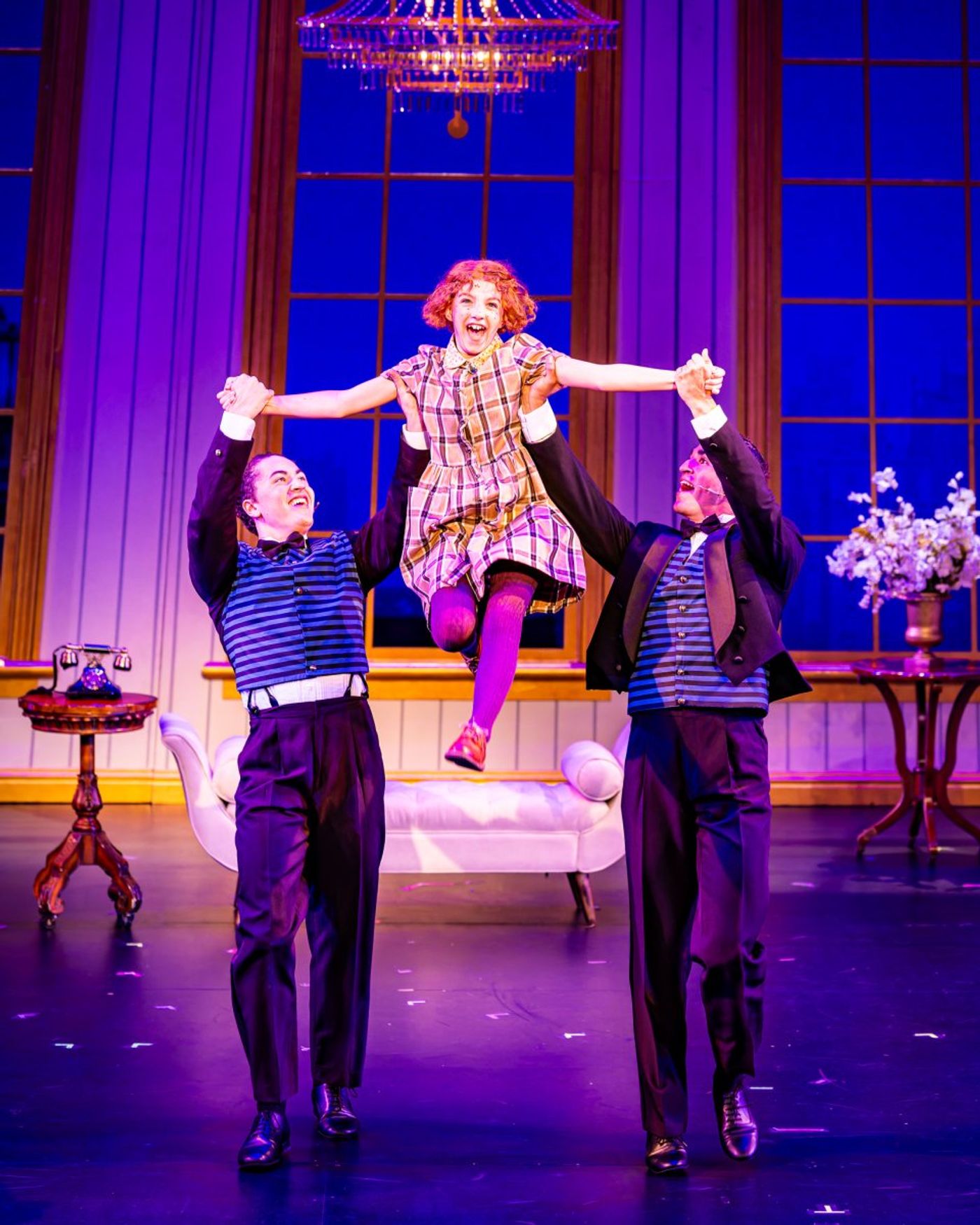 Review: ANNIE at ZACH Image