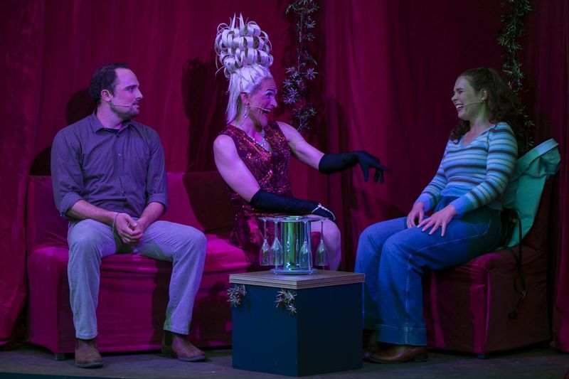 Review: KINKY BOOTS at CHATEAU DE KARREVELD Image