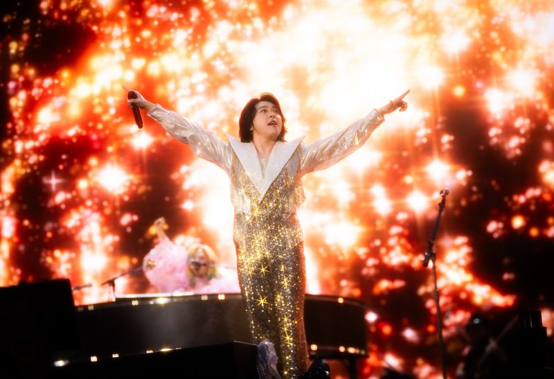Review: Mrs. GREEN APPLE Concludes “ZENJIN MITO TO IM/MUTABLE” at Japan National Stadium Image