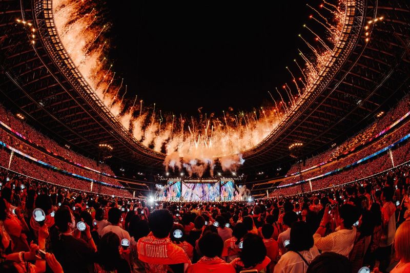 Review: Mrs. GREEN APPLE Concludes “ZENJIN MITO TO IM/MUTABLE” at Japan National Stadium Image