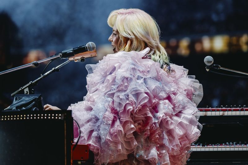 Review: Mrs. GREEN APPLE Concludes “ZENJIN MITO TO IM/MUTABLE” at Japan National Stadium Image