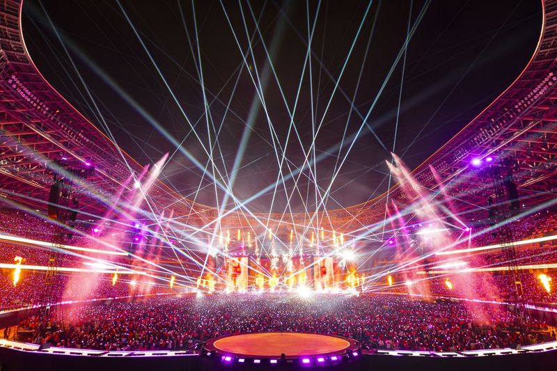 Review: Mrs. GREEN APPLE Concludes “ZENJIN MITO TO IM/MUTABLE” at Japan National Stadium Image