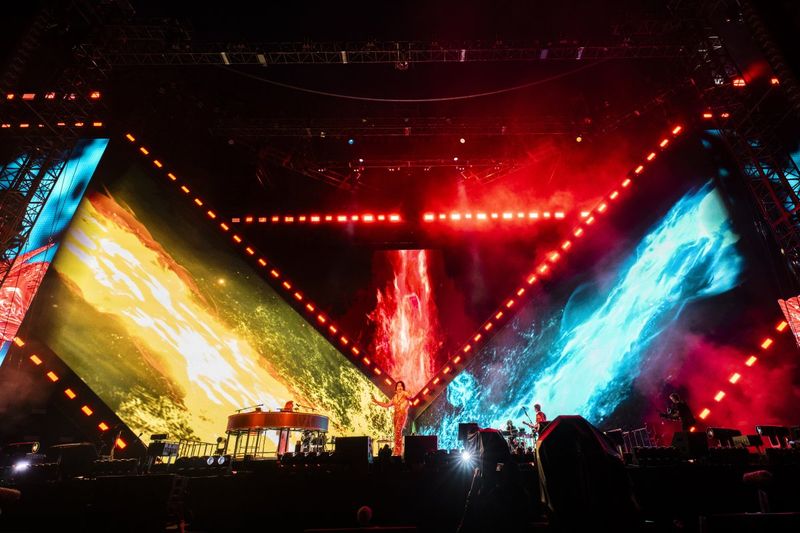 Review: Mrs. GREEN APPLE Concludes “ZENJIN MITO TO IM/MUTABLE” at Japan National Stadium Image