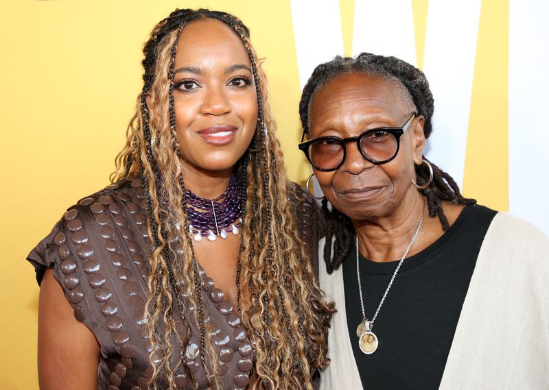 Photos: THE WHOOPI MONOLOGUES Company Celebrates Opening Night — photo 3 of 47