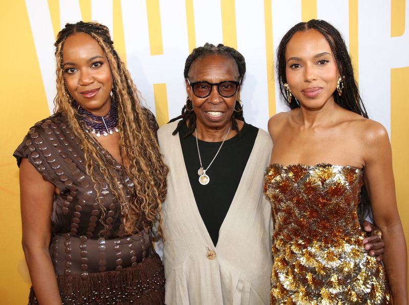 Photos: THE WHOOPI MONOLOGUES Company Celebrates Opening Night — photo 40 of 47