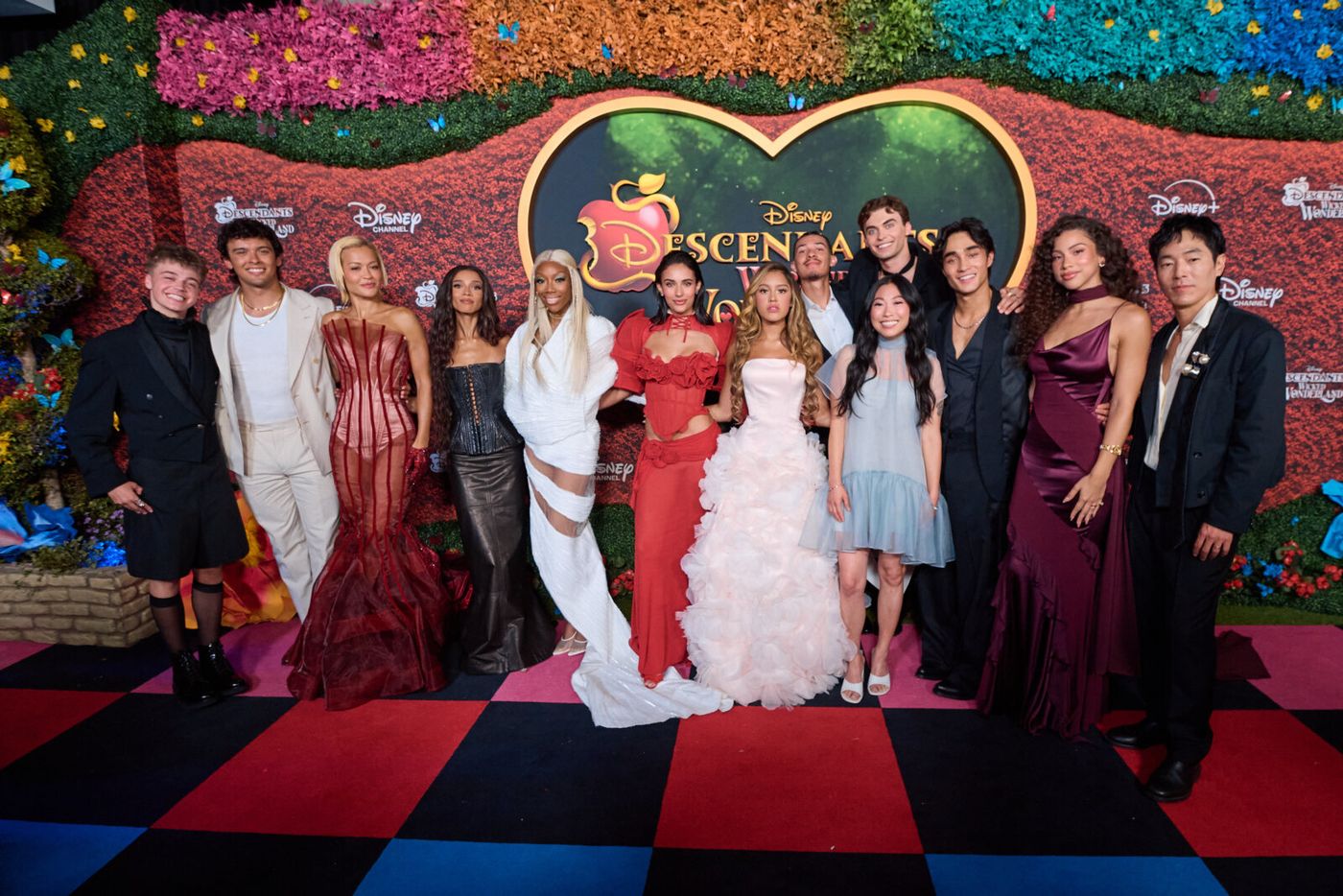 Photos: DESCENDANTS: WICKED WONDERLAND Cast Hits the Red Carpet for World Premiere Image