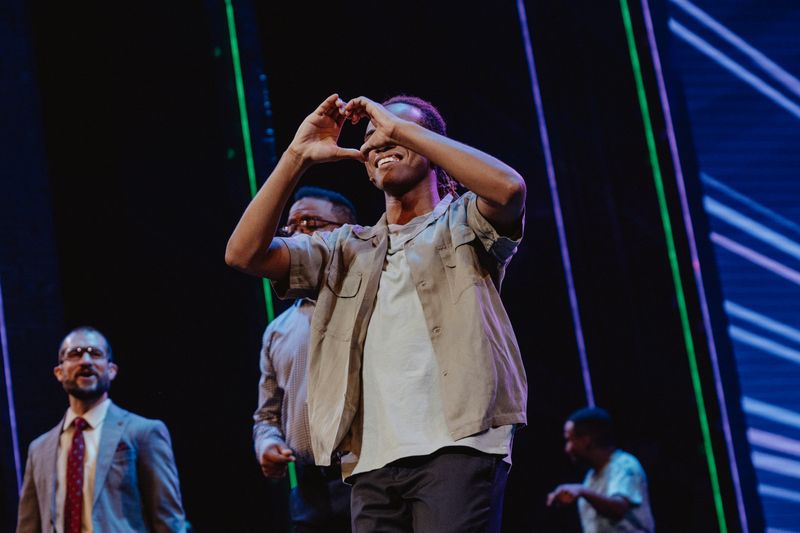 Photos: Brandon Lee Harris Takes First Bow as 'Michael' in MJ on Broadway — photo 7 of 9