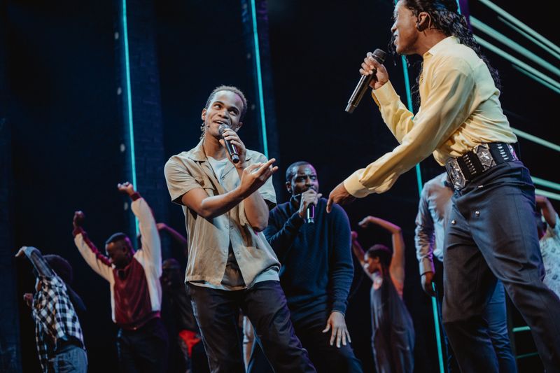 Photos: Brandon Lee Harris Takes First Bow as 'Michael' in MJ on Broadway — photo 5 of 9
