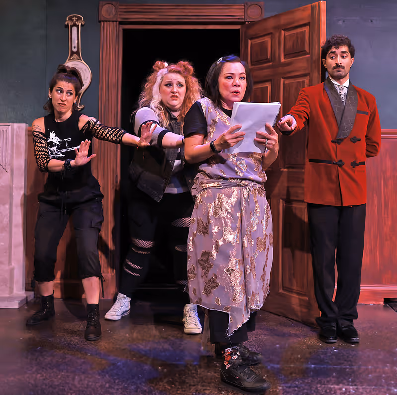 Photos: THE PLAY THAT GOES WRONG to Run at Beef & Boards Dinner Theatre — photo 1 of 4