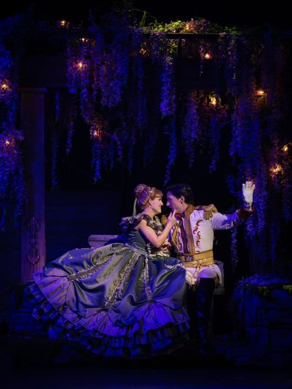 Review: Encore Performing Arts Warms a FROZEN Heart at Dr. Phillips Center For The Performing Arts Image