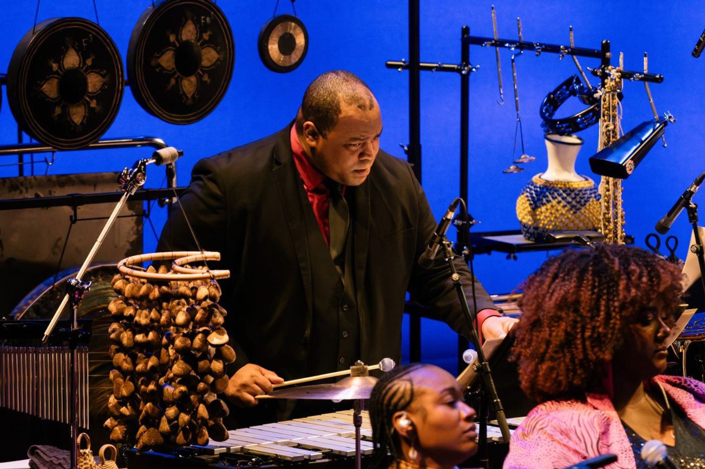Review: MUSE/IQUE DEFIANTLY JONI: A SINGER/SONGWRITER BARES HER SOUL at Mark Taper Forum Image