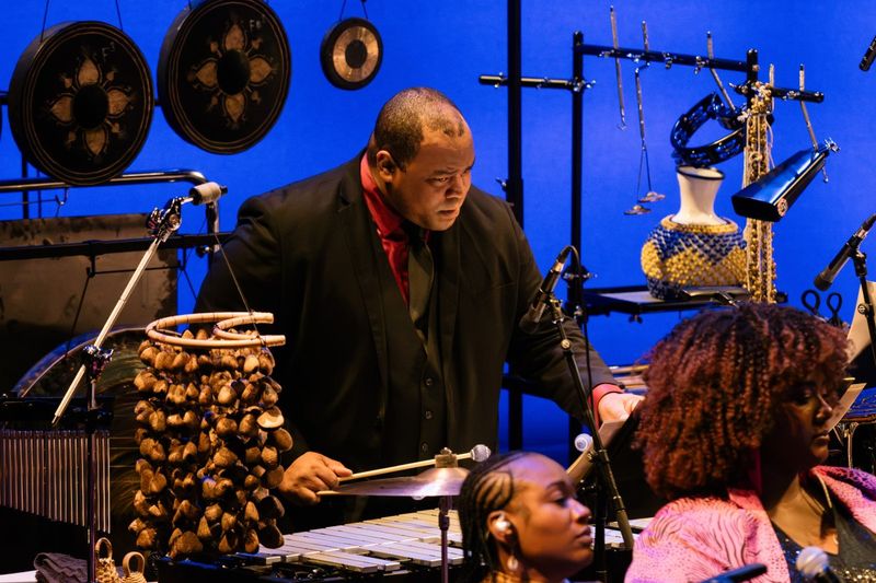 Review: MUSE/IQUE DEFIANTLY JONI: A SINGER/SONGWRITER BARES HER SOUL at Mark Taper Forum Image