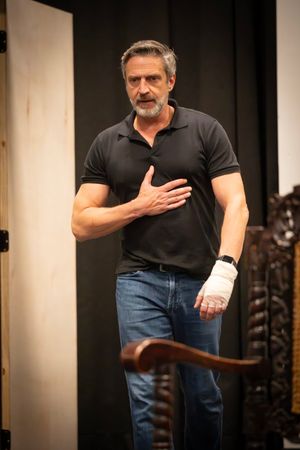 Raúl Esparza @ BroadwayWorld Raúl Esparza Photo