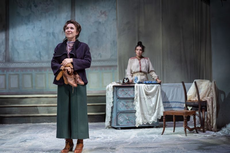 Photos: Kenneth Branagh, Helen Hunt, and More in THE CHERRY ORCHARD at the Swan Theatre — photo 9 of 9