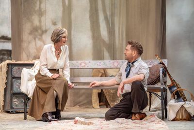Helen Hunt, Kenneth Branagh Photo