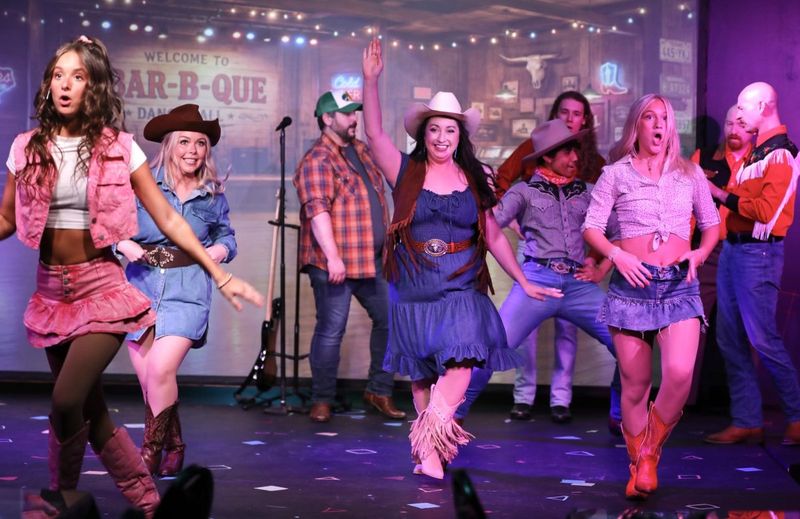 Review: FOOTLOOSE THE MUSICAL at Murry's Dinner Playhouse in Little Rock Image