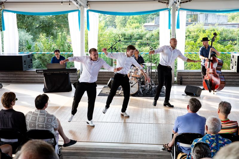 Photos/Video: Fire Island Dance Festival Raises Record 6,018 for Dancers Responding to AIDS — photo 17 of 26