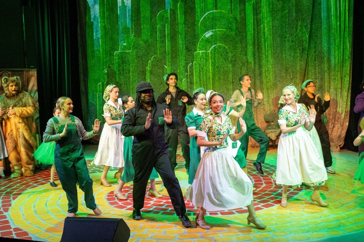 Review: THE WIZARD OF OZ at Palm Canyon Theatre Image