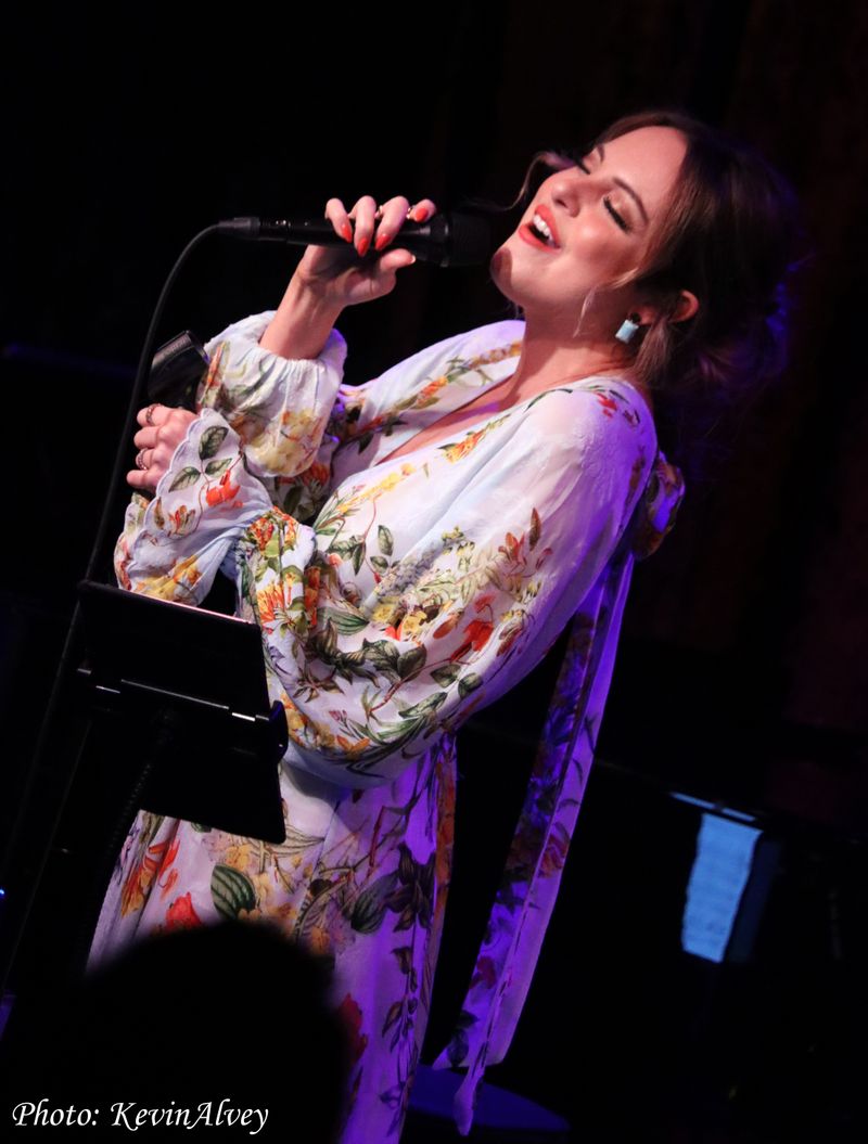 Photos: See Elizabeth Gillies' Return to Birdland — photo 5 of 11