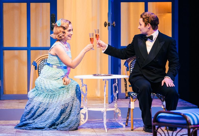 Review: PRIVATE LIVES at Guthrie Theater Image