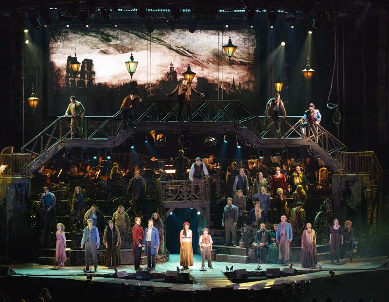 Photos: LES MISERABLES: THE ARENA CONCERT SPECTACULAR Starring Alfie Boe, Killian Donnelly, Samantha Barks and More — photo 6 of 21