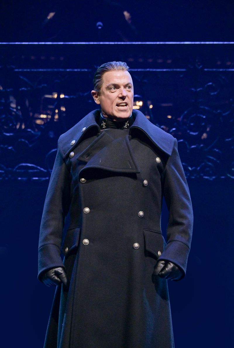 Photos: LES MISERABLES: THE ARENA CONCERT SPECTACULAR Starring Alfie Boe, Killian Donnelly, Samantha Barks and More — photo 10 of 21