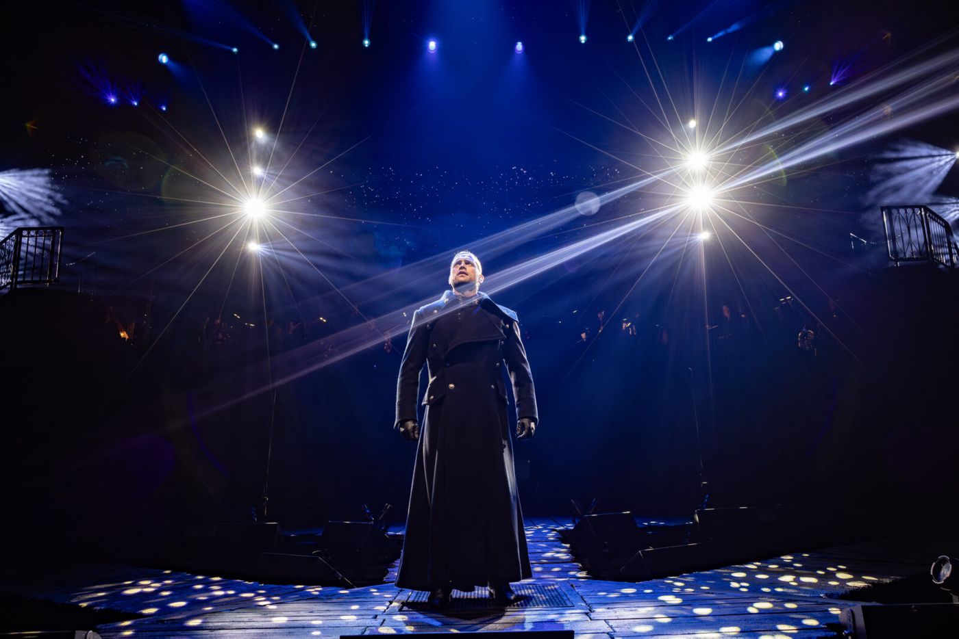 Photos: LES MISERABLES: THE ARENA CONCERT SPECTACULAR Starring Alfie Boe, Killian Donnelly, Samantha Barks and More Image