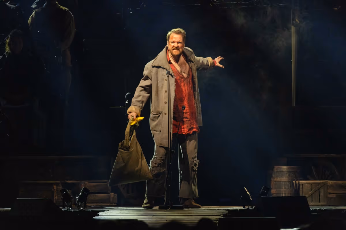 Killian Donnelly at Photos: LES MISERABLES: THE ARENA CONCERT SPECTACULAR Starring Alfie Boe, Killian Donnelly, Samantha Barks and More