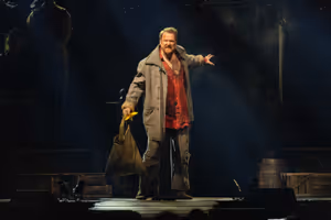 Killian Donnelly @ BroadwayWorld Killian Donnelly Photo