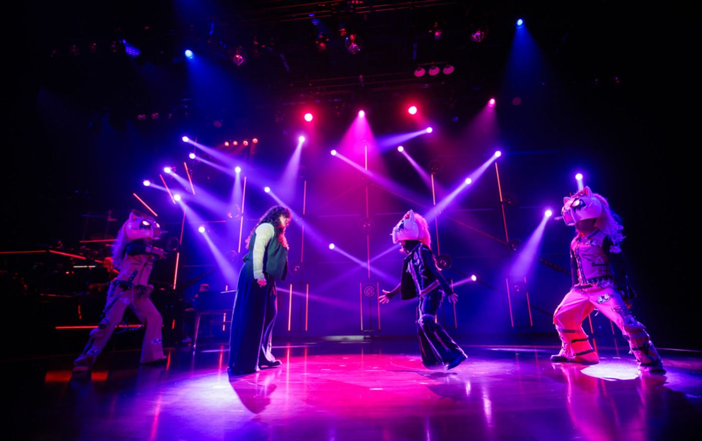Review: THE FAMILY ALBUM at La Jolla Playhouse Image