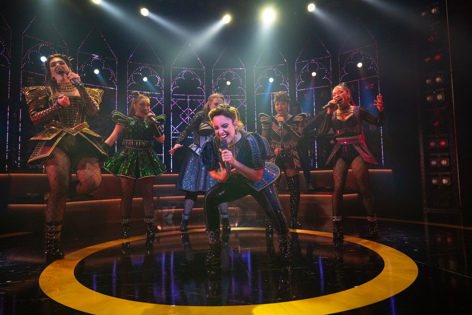 Photos: SIX THE MUSICAL Opens in Melbourne — photo 1 of 14