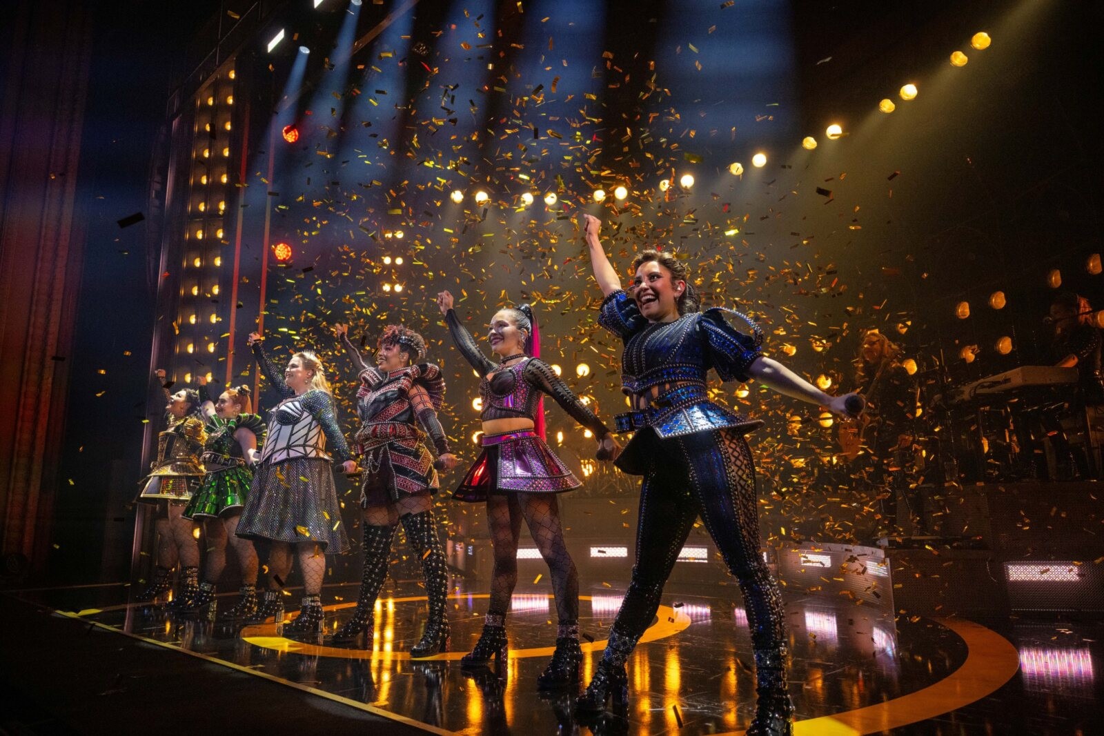 Photos: SIX THE MUSICAL Opens in Melbourne — photo 8 of 14