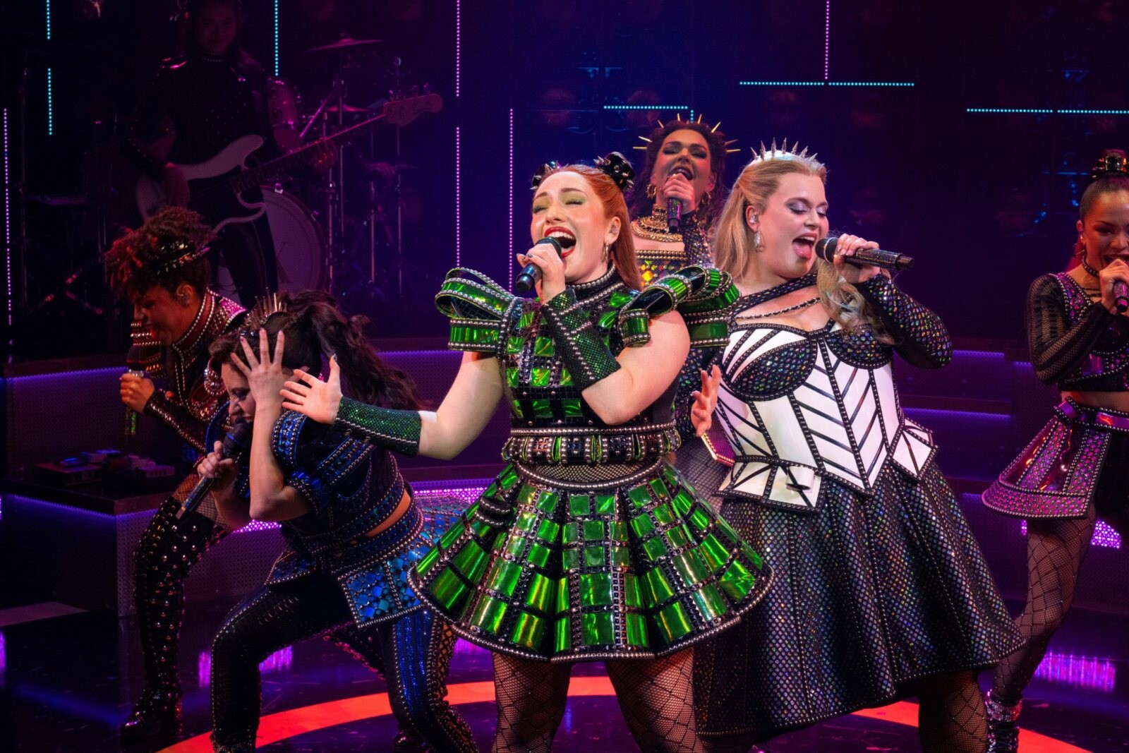 Photos: SIX THE MUSICAL Opens in Melbourne — photo 13 of 14