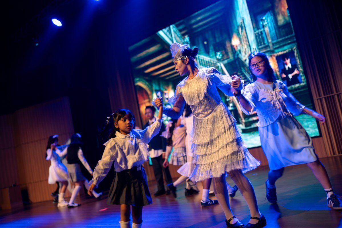 Review: Camp Broadway Indonesia Returns with THE ADDAMS FAMILY Image