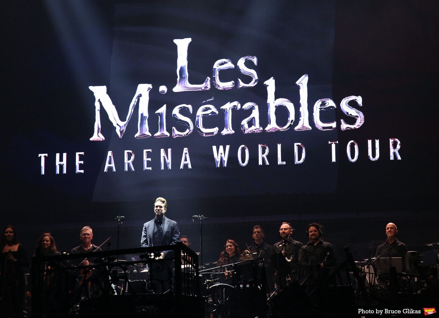 Photos: Patti LuPone, Aaron Tveit, and More Join LES MISERABLES: THE ARENA CONCERT SPECTACULAR For Encore Performance Image