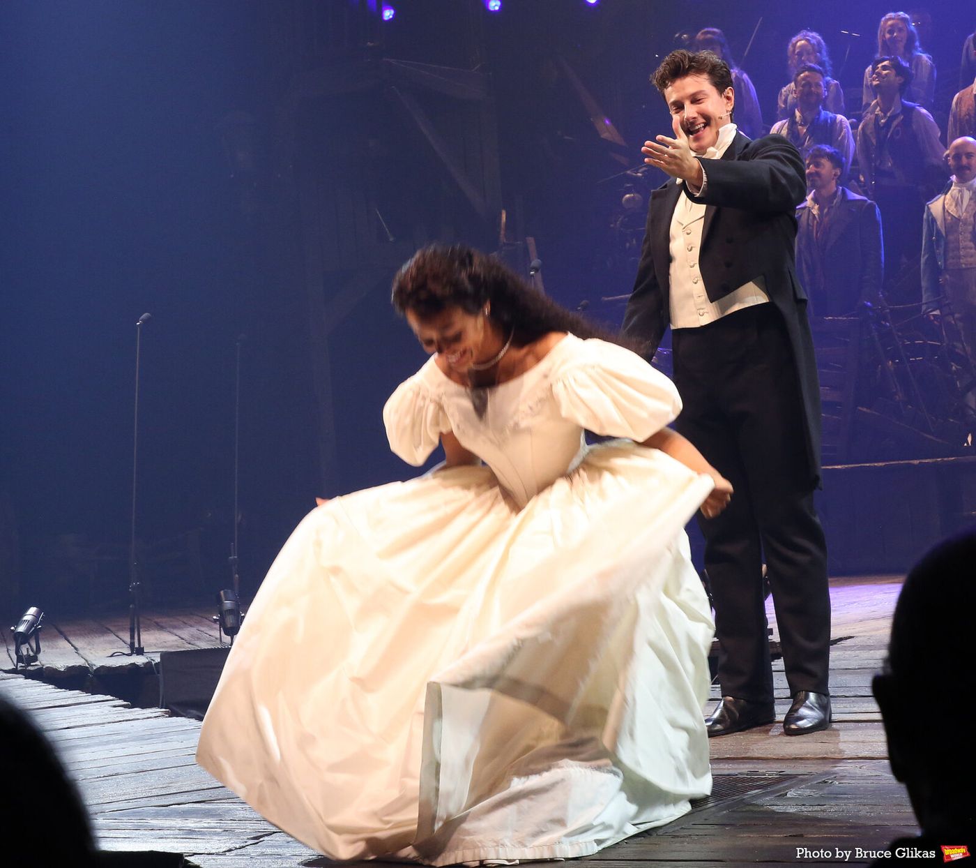 Photos: Patti LuPone, Aaron Tveit, and More Join LES MISERABLES: THE ARENA CONCERT SPECTACULAR For Encore Performance Image